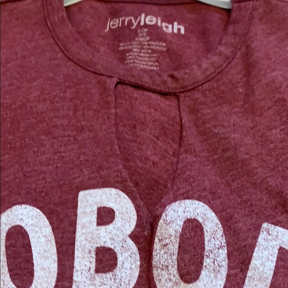 maroon neck top with cut out hole - Picture 3 of 4